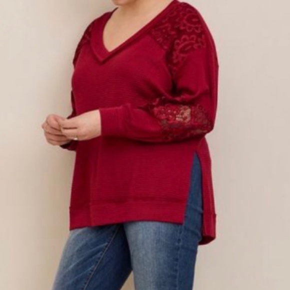⭐️SOLD⭐️🆕 Waffle Lace Inset Sweatshirt Top 2 2X 18 20 NWT Torrid New! Burgundy - Picture 1 of 7